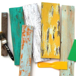 Ultimate guide on how to distress wood and furniture. Video tutorials of 7 easy painting techniques that give great results of aged look using simple tools. via A Piece Of Rainbow