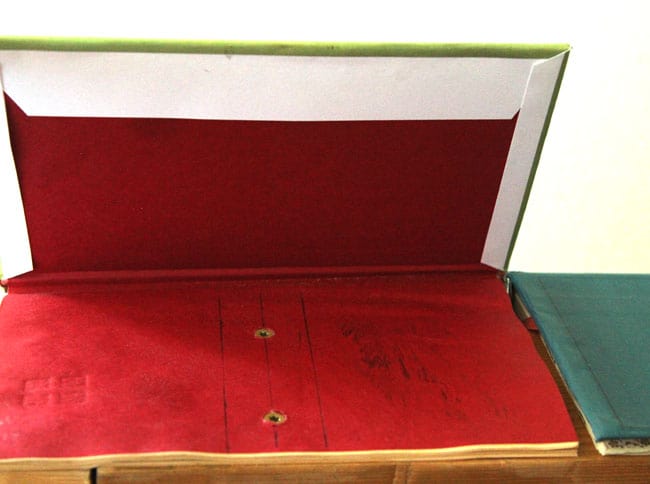 upcycled-books-wall-shelf-apieceofrainbow (17)