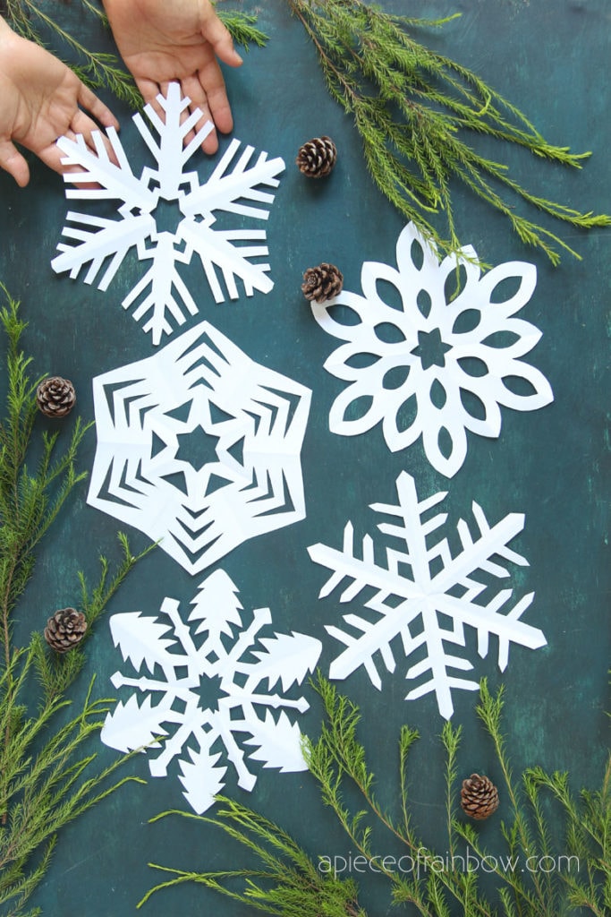 make beautiful easy paper snowflakes  with best free templates