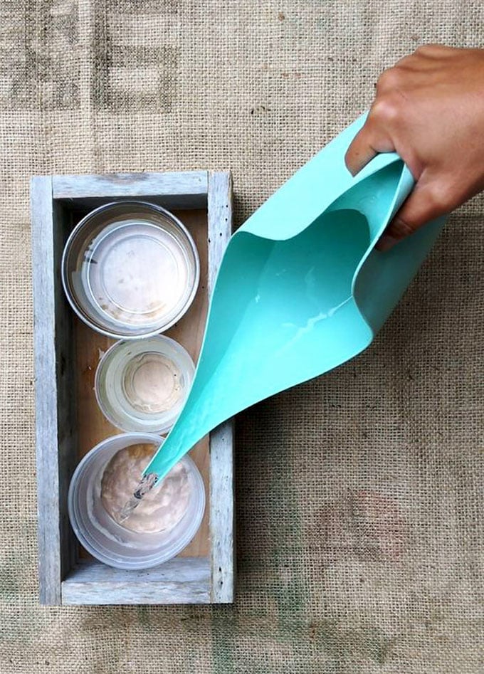 plastic containers fit perfectly in the crate, add water