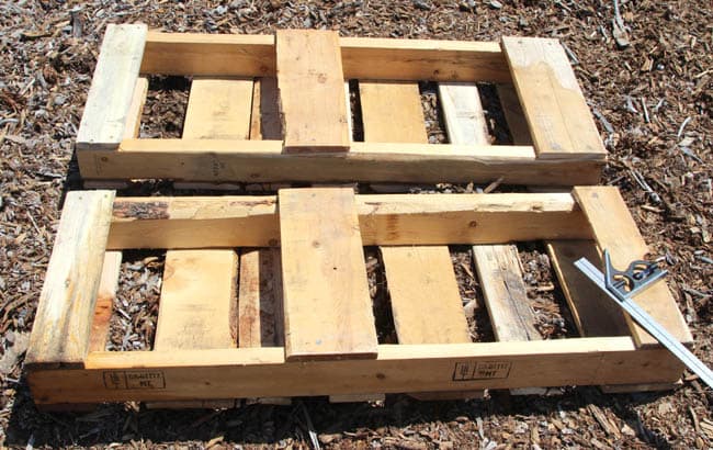 diy-pallet-potting-bench-apieceofrainbowblog (15)