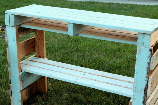 diy-pallet-potting-bench-apieceofrainbowblog (2)