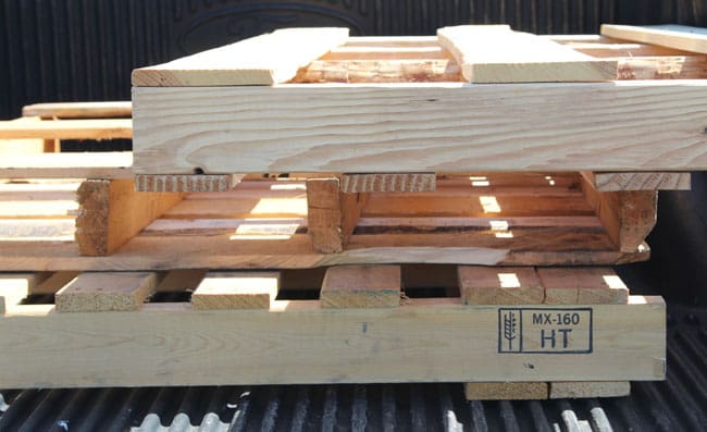 diy-pallet-potting-bench-apieceofrainbowblog (4)