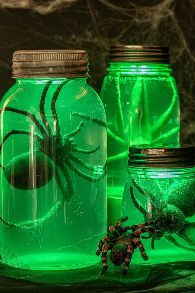 Glowing Mason Jar Halloween crafts