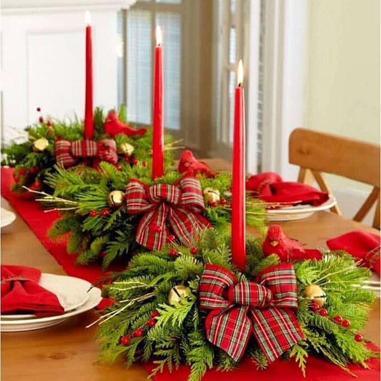 Red and green Christmas table decor ideas