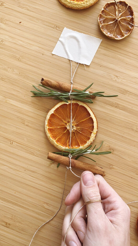 How to make dried orange ornaments 
