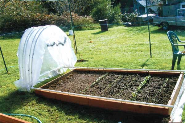 DIY hoop tunnel, a Retractable Hoop House